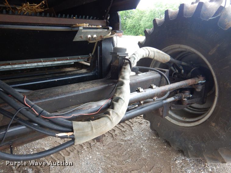 image for item DP4319 Gleaner R-72  RWA combine