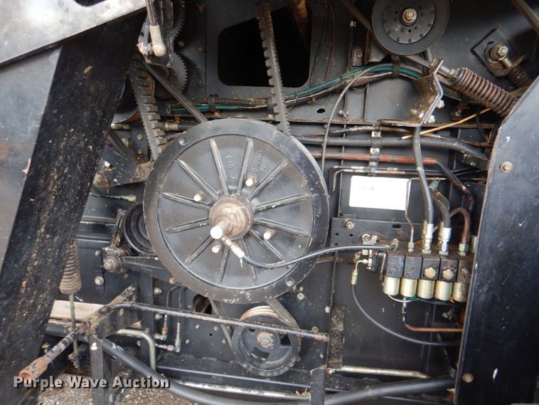 image for item DP4319 Gleaner R-72  RWA combine