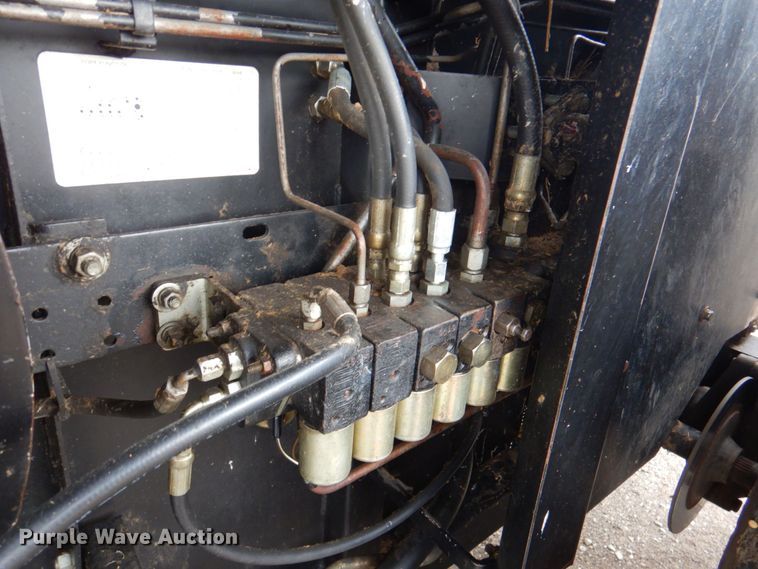 image for item DP4319 Gleaner R-72  RWA combine