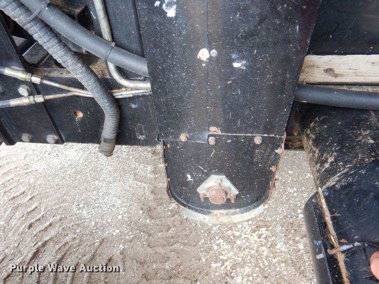 image for item DP4319 Gleaner R-72  RWA combine