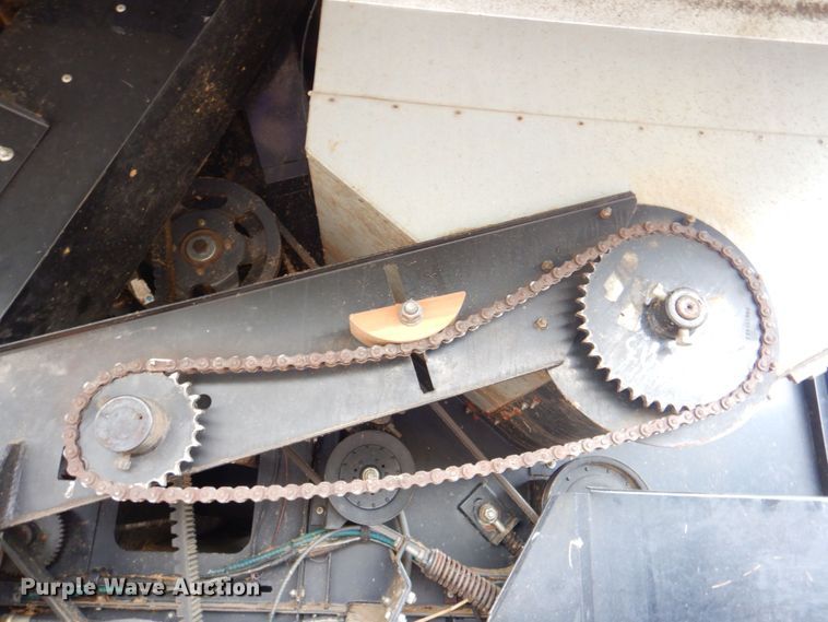 image for item DP4319 Gleaner R-72  RWA combine