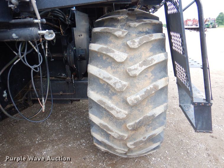 image for item DP4319 Gleaner R-72  RWA combine