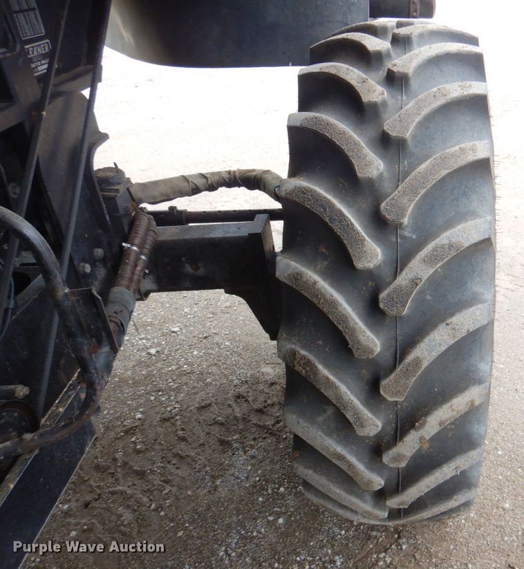 image for item DP4319 Gleaner R-72  RWA combine