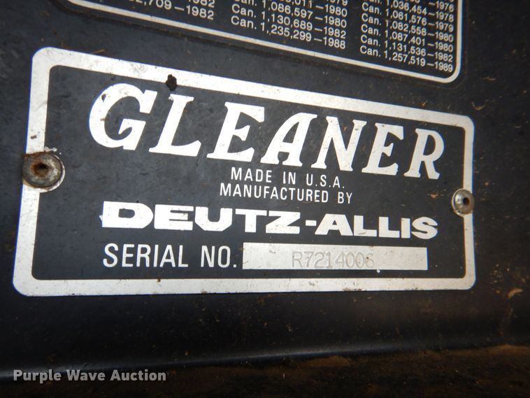 image for item DP4319 Gleaner R-72  RWA combine