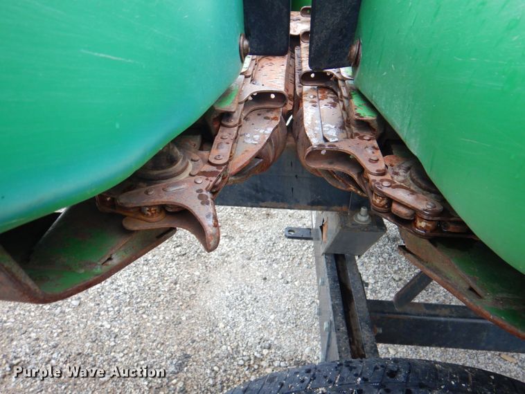 image for item DP4326 John Deere 893  corn head