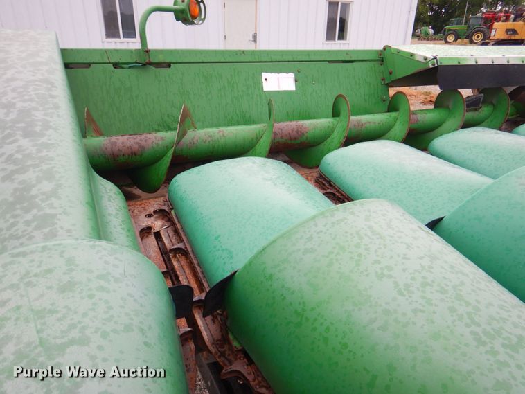 image for item DP4326 John Deere 893  corn head