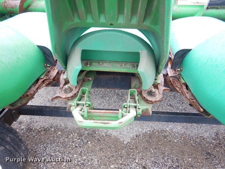 image for item DP4326 John Deere 893  corn head