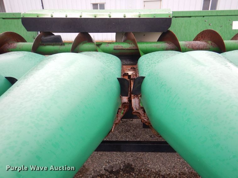 image for item DP4326 John Deere 893  corn head