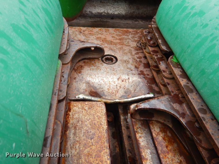 image for item DP4326 John Deere 893  corn head