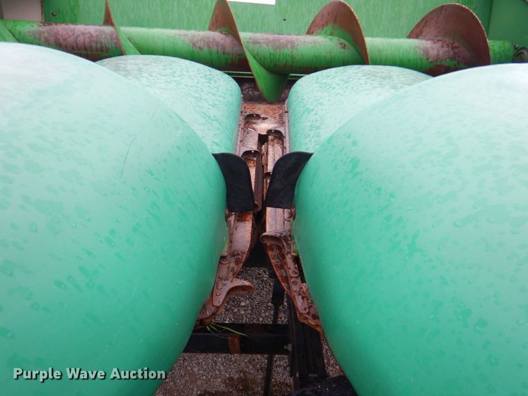 image for item DP4326 John Deere 893  corn head