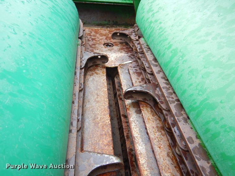 image for item DP4326 John Deere 893  corn head