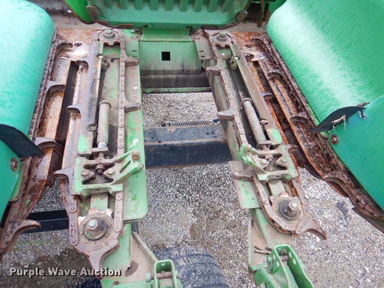 image for item DP4326 John Deere 893  corn head