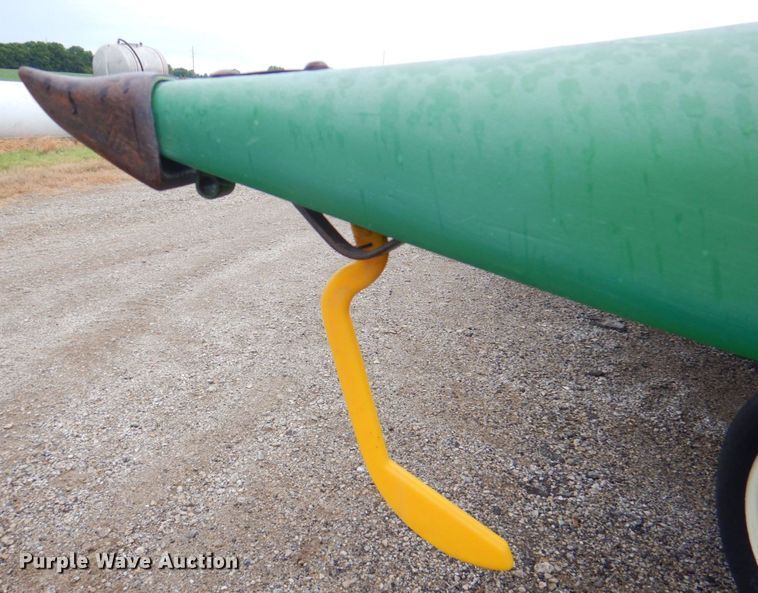 image for item DP4326 John Deere 893  corn head