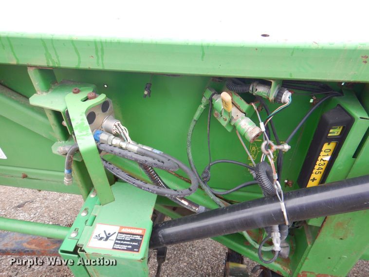 image for item DP4326 John Deere 893  corn head