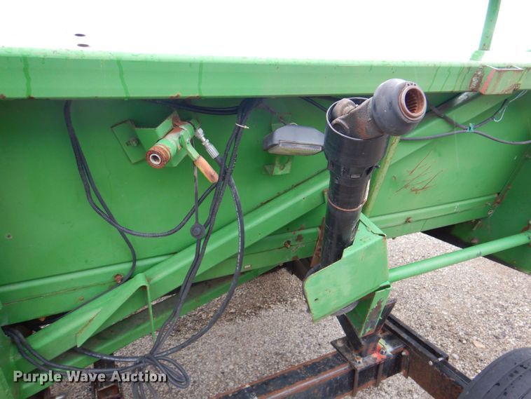 image for item DP4326 John Deere 893  corn head