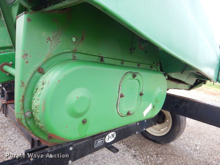 image for item DP4326 John Deere 893  corn head