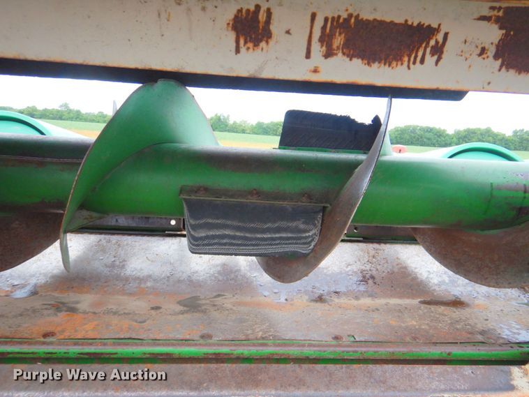 image for item DP4326 John Deere 893  corn head
