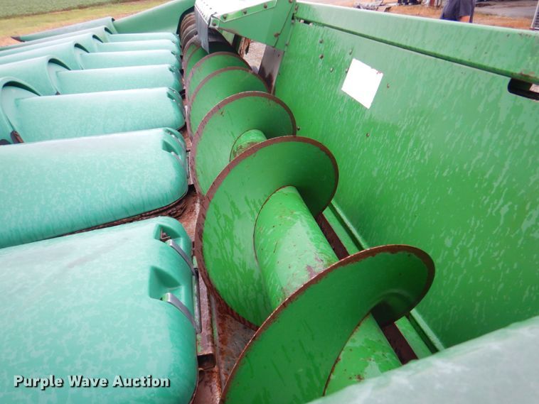 image for item DP4326 John Deere 893  corn head