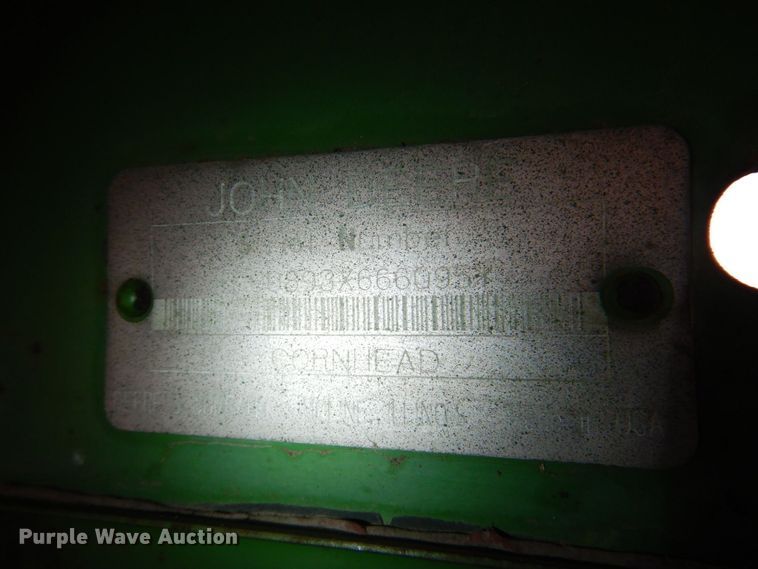image for item DP4326 John Deere 893  corn head