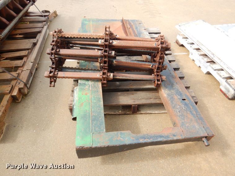 image for item DP4336 Gleaner  parts