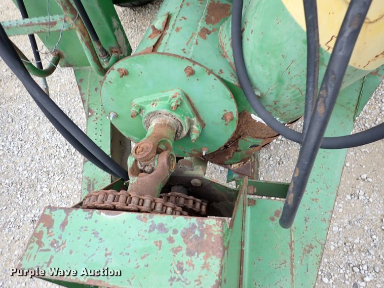 image for item DR0911 John Deere 1210A  grain cart