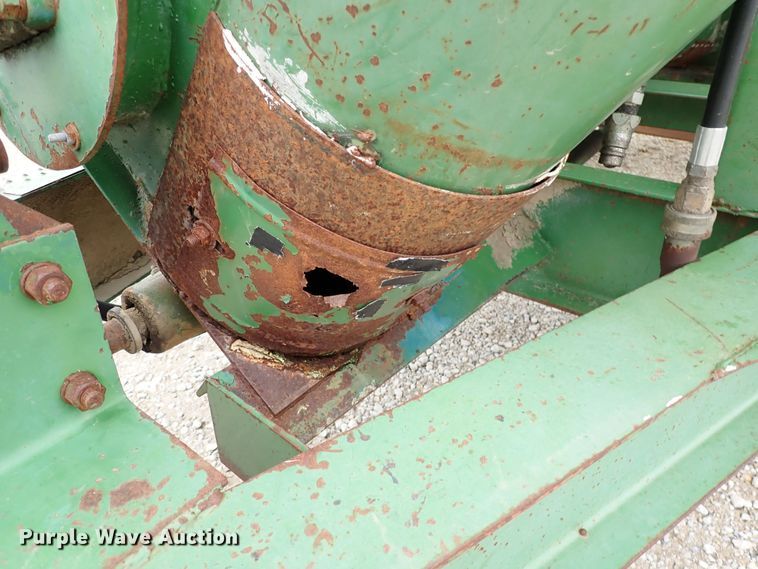 image for item DR0911 John Deere 1210A  grain cart