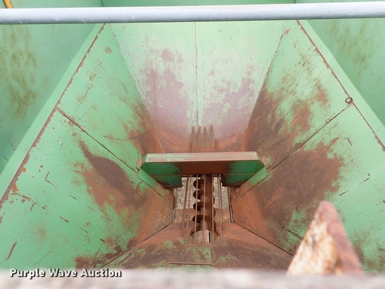 image for item DR0911 John Deere 1210A  grain cart