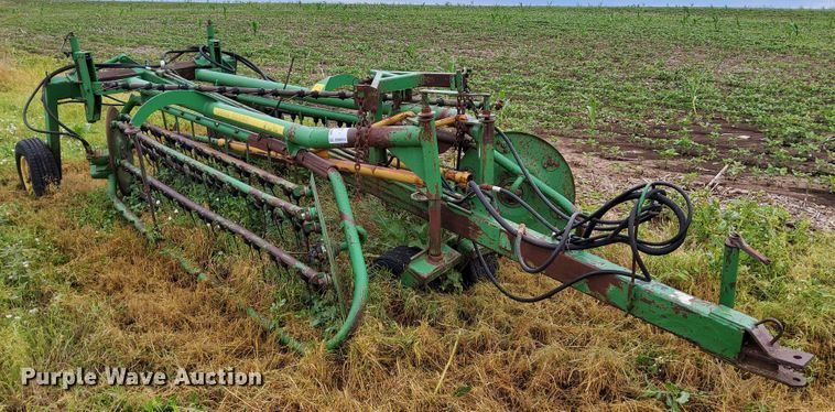 image for item DR0914 John Deere 700  hay rake
