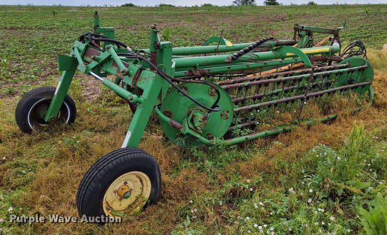 image for item DR0914 John Deere 700  hay rake