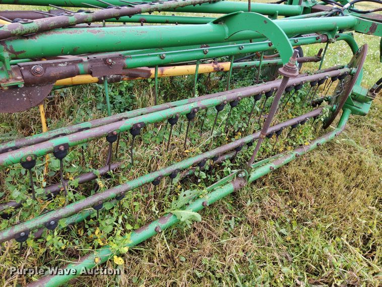 image for item DR0914 John Deere 700  hay rake