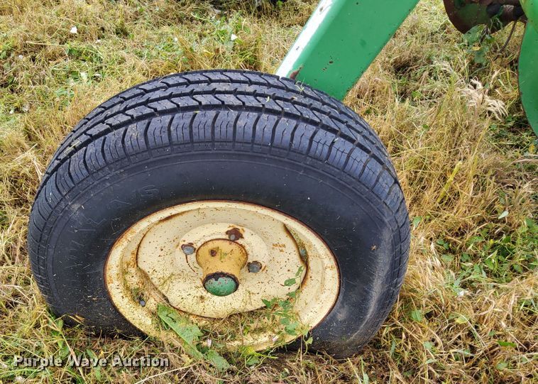 image for item DR0914 John Deere 700  hay rake