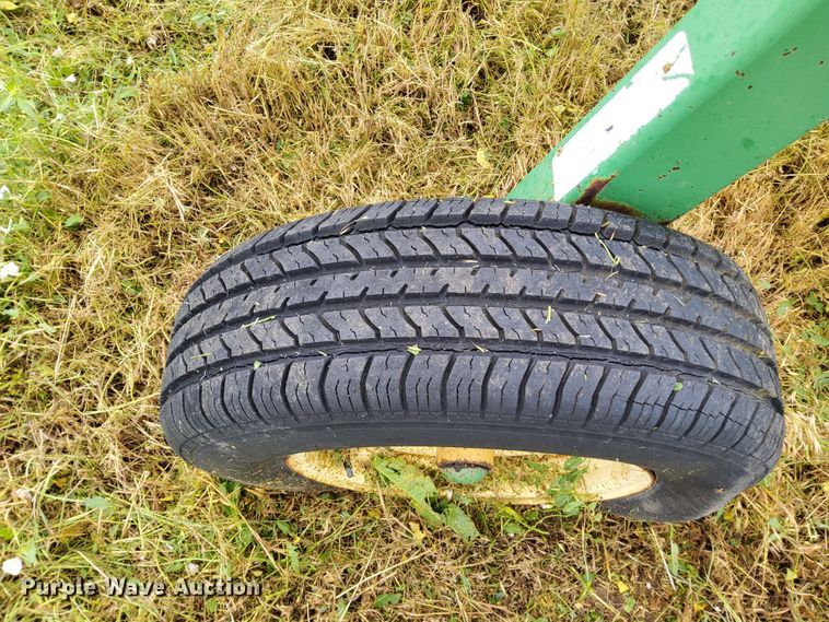 image for item DR0914 John Deere 700  hay rake