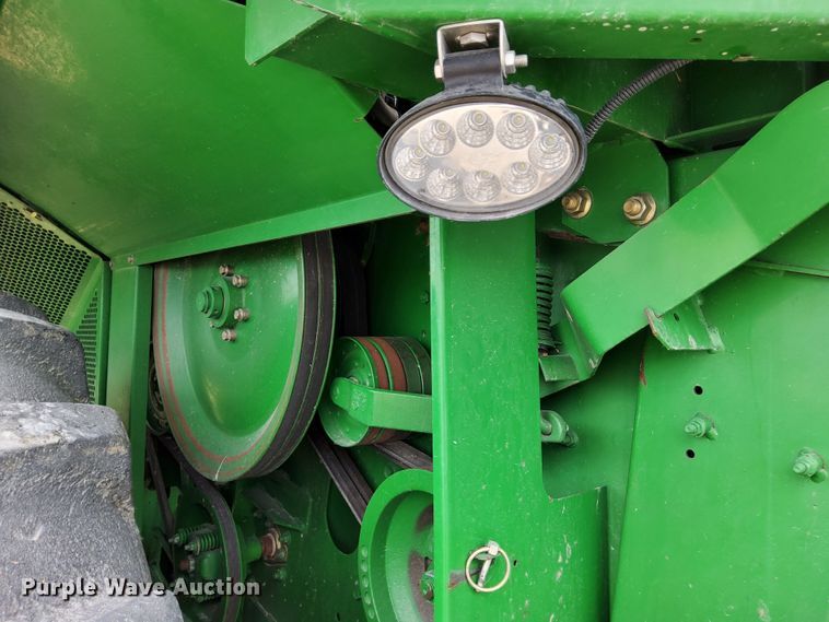 image for item DR0915 2005 John Deere 9760 STS  combine