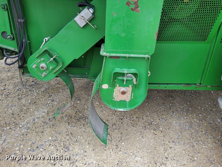 image for item DR0915 2005 John Deere 9760 STS  combine