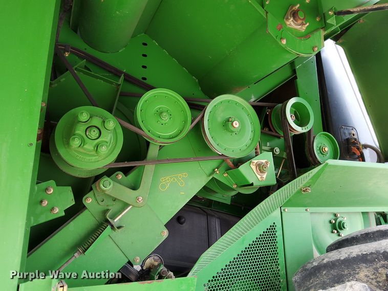 image for item DR0915 2005 John Deere 9760 STS  combine