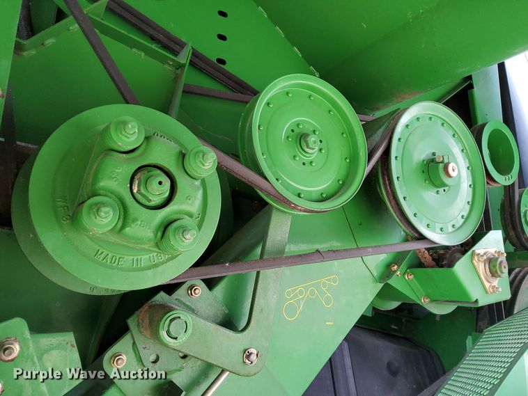 image for item DR0915 2005 John Deere 9760 STS  combine