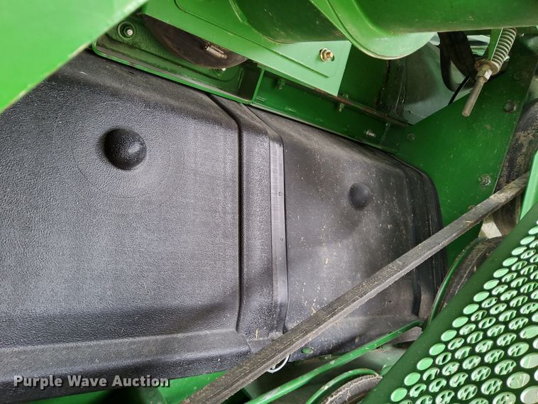 image for item DR0915 2005 John Deere 9760 STS  combine