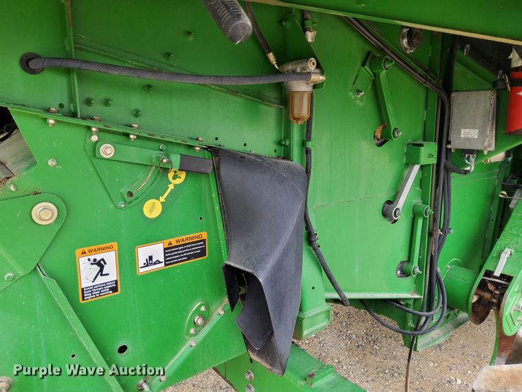 image for item DR0915 2005 John Deere 9760 STS  combine