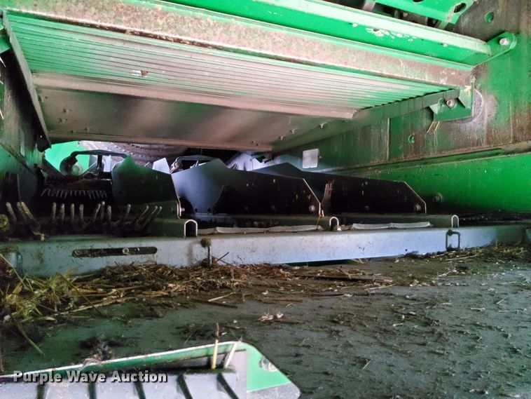 image for item DR0915 2005 John Deere 9760 STS  combine