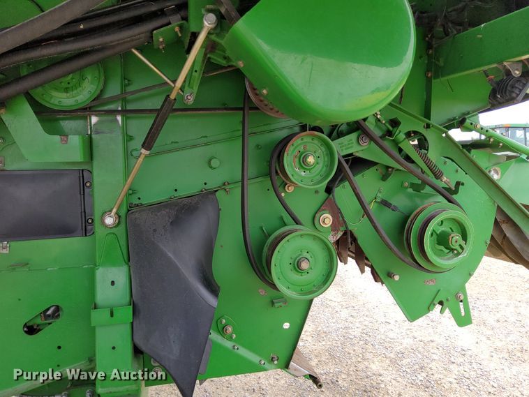 image for item DR0915 2005 John Deere 9760 STS  combine