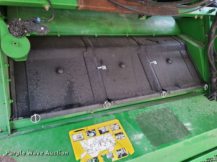 image for item DR0915 2005 John Deere 9760 STS  combine