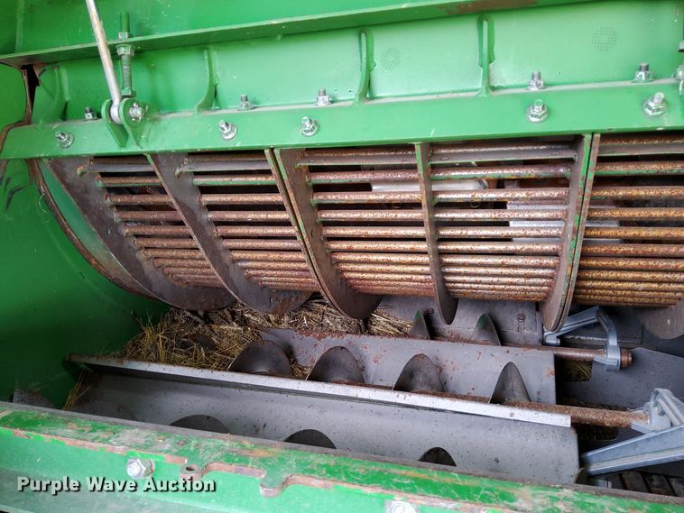 image for item DR0915 2005 John Deere 9760 STS  combine