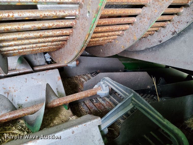 image for item DR0915 2005 John Deere 9760 STS  combine