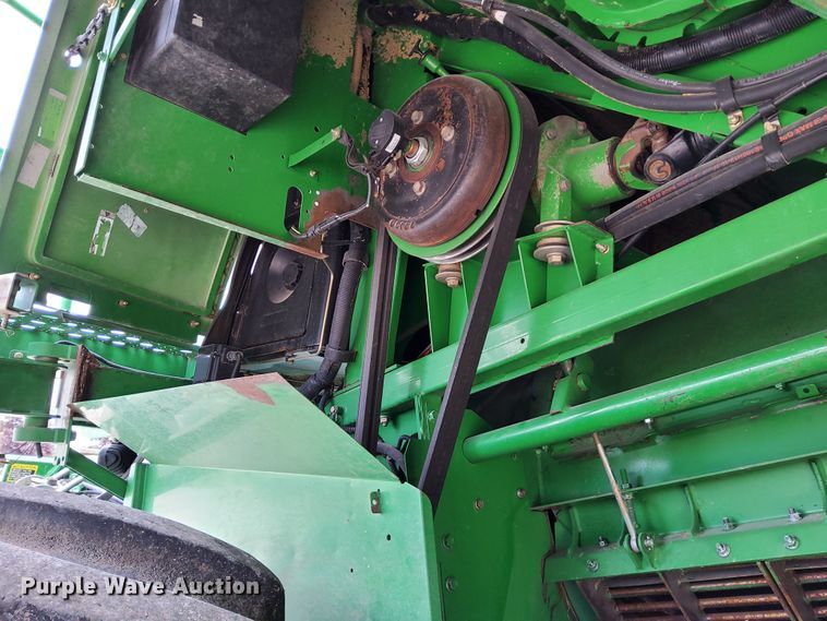 image for item DR0915 2005 John Deere 9760 STS  combine