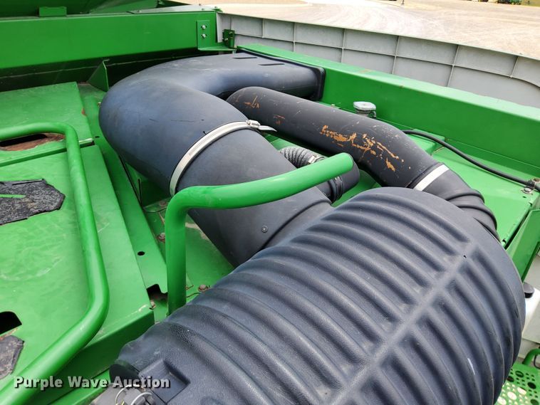 image for item DR0915 2005 John Deere 9760 STS  combine