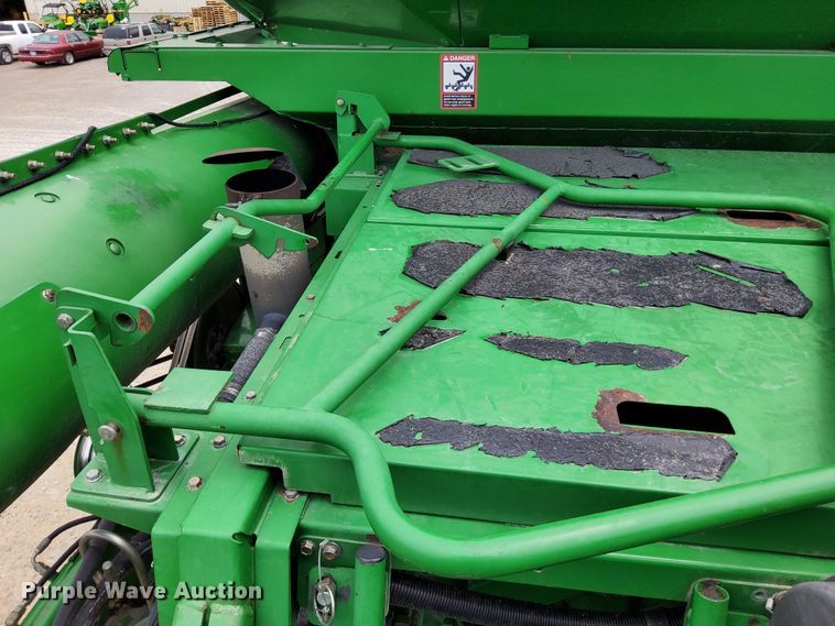 image for item DR0915 2005 John Deere 9760 STS  combine