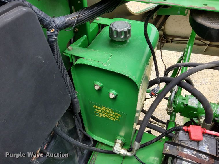 image for item DR0915 2005 John Deere 9760 STS  combine