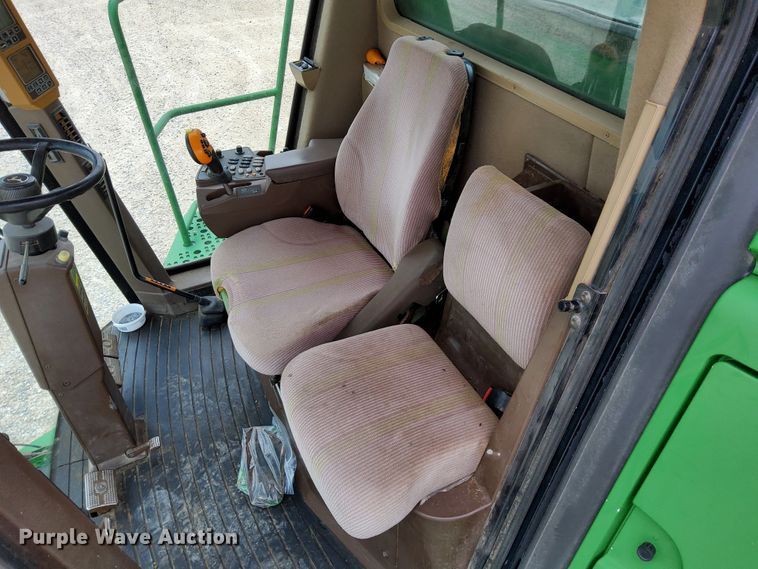 image for item DR0915 2005 John Deere 9760 STS  combine