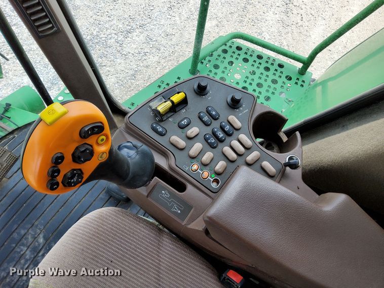 image for item DR0915 2005 John Deere 9760 STS  combine