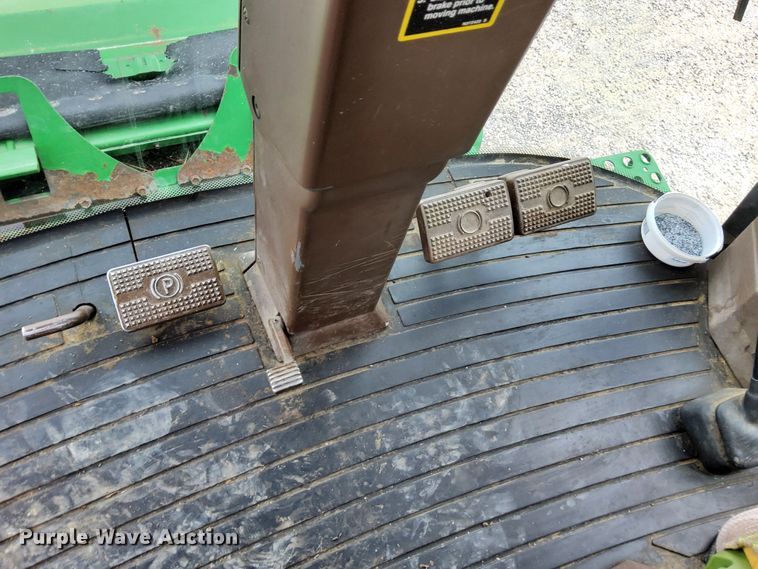 image for item DR0915 2005 John Deere 9760 STS  combine